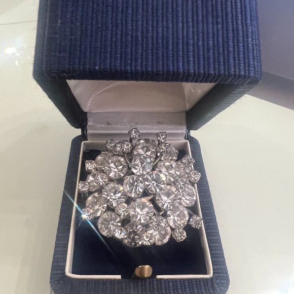 Diamond Brooch! - Picture 1 of 16